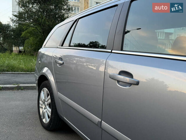Сірий Опель Астра, об'ємом двигуна 1.69 л та пробігом 226 тис. км за 4499 $, фото 3 на Automoto.ua