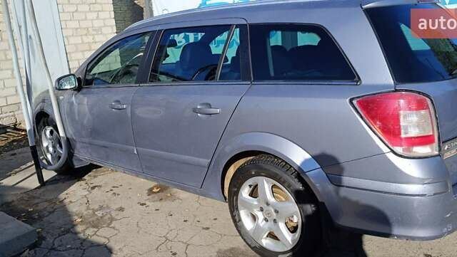 Серый Опель Астра, объемом двигателя 1.6 л и пробегом 140 тыс. км за 7900 $, фото 4 на Automoto.ua