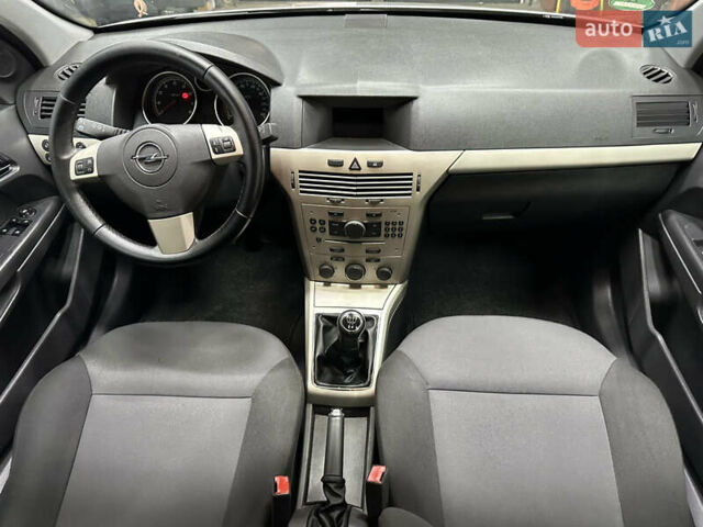 Серый Опель Астра, объемом двигателя 1.6 л и пробегом 195 тыс. км за 5700 $, фото 30 на Automoto.ua