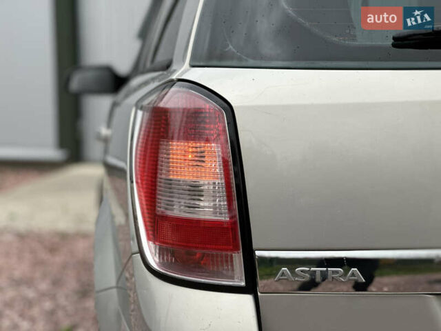 Опель Астра 2008 в Дрогобыче на Automoto.ua Серый Опель Астра, объемом двигателя 1.3 л и пробегом 270 тыс. км за 4450 $, фото 32 на Automoto.ua