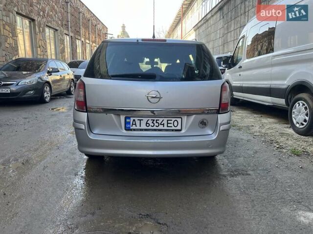 Серый Опель Астра, объемом двигателя 1.7 л и пробегом 280 тыс. км за 4700 $, фото 1 на Automoto.ua