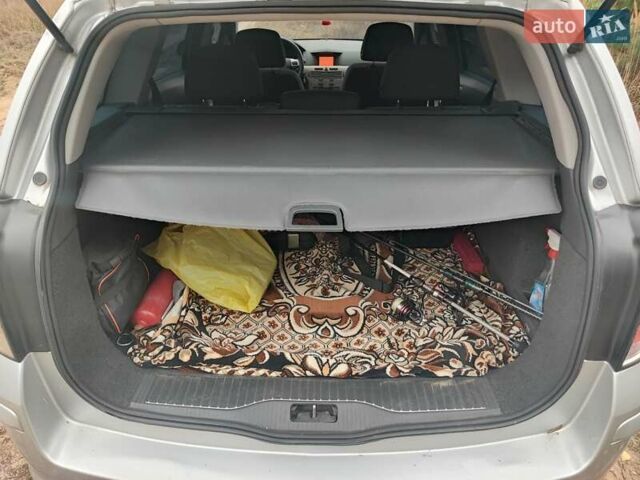 Серый Опель Астра, объемом двигателя 1.8 л и пробегом 245 тыс. км за 5500 $, фото 11 на Automoto.ua