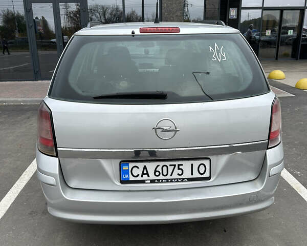 Опель Астра 2008 в Первомайском на Automoto.ua Серый Опель Астра, объемом двигателя 1.7 л и пробегом 235 тыс. км за 4300 $, фото 9 на Automoto.ua