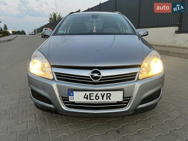 Серый Опель Астра, объемом двигателя 1.6 л и пробегом 234 тыс. км за 5700 $, фото 30 на Automoto.ua