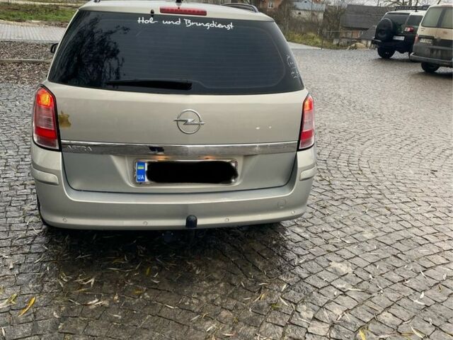 Серый Опель Астра, объемом двигателя 1.6 л и пробегом 196 тыс. км за 6000 $, фото 1 на Automoto.ua