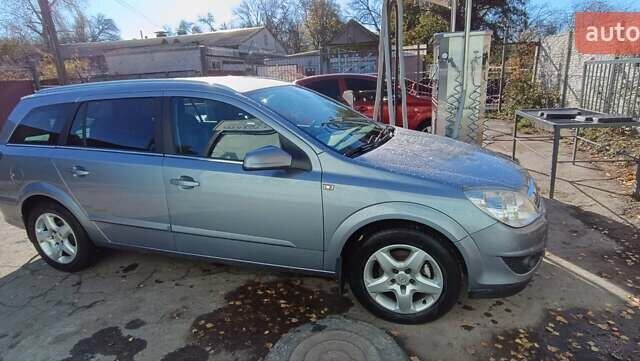 Серый Опель Астра, объемом двигателя 1.6 л и пробегом 140 тыс. км за 7900 $, фото 10 на Automoto.ua