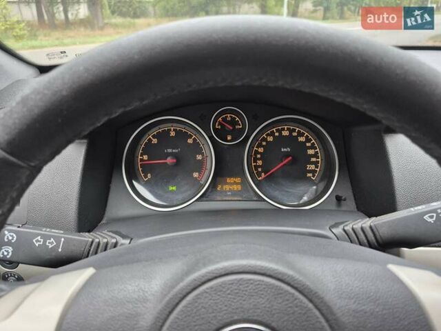 Опель Астра 2008 в Черкассах на Automoto.ua Серый Опель Астра, объемом двигателя 1.9 л и пробегом 220 тыс. км за 5000 $, фото 10 на Automoto.ua