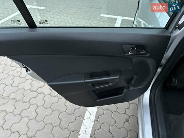 Сірий Опель Астра, об'ємом двигуна 1.6 л та пробігом 196 тис. км за 5700 $, фото 26 на Automoto.ua