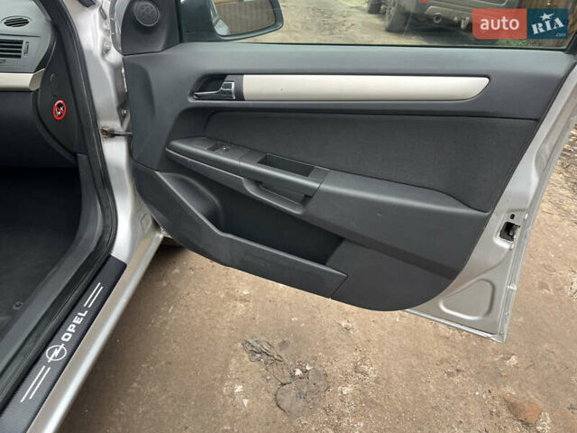 Сірий Опель Астра, об'ємом двигуна 1.8 л та пробігом 278 тис. км за 5850 $, фото 42 на Automoto.ua