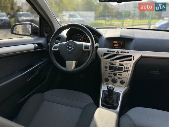Сірий Опель Астра, об'ємом двигуна 1.69 л та пробігом 84 тис. км за 7400 $, фото 34 на Automoto.ua