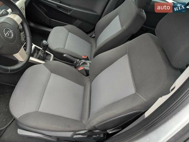 Серый Опель Астра, объемом двигателя 0 л и пробегом 240 тыс. км за 4850 $, фото 26 на Automoto.ua