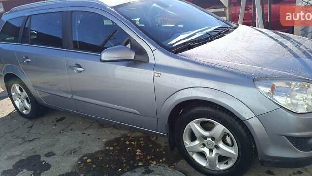 Серый Опель Астра, объемом двигателя 1.6 л и пробегом 140 тыс. км за 7900 $, фото 1 на Automoto.ua