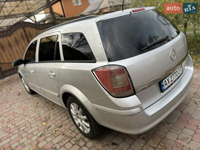 Серый Опель Астра, объемом двигателя 1.6 л и пробегом 283 тыс. км за 5000 $, фото 2 на Automoto.ua