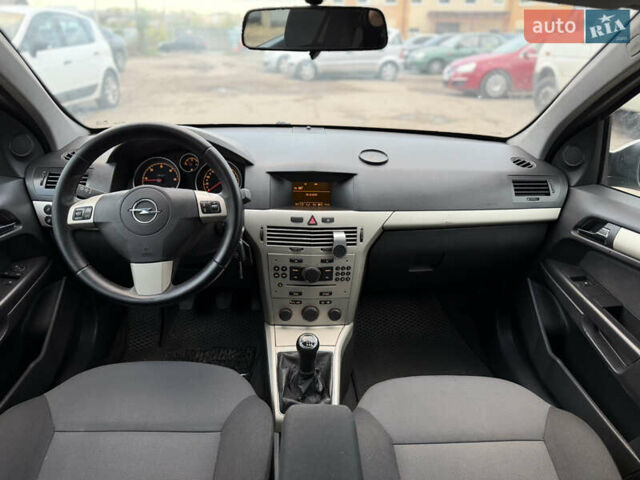 Опель Астра 2008 в Ровно на Automoto.ua Серый Опель Астра, объемом двигателя 1.91 л и пробегом 255 тыс. км за 4300 $, фото 31 на Automoto.ua