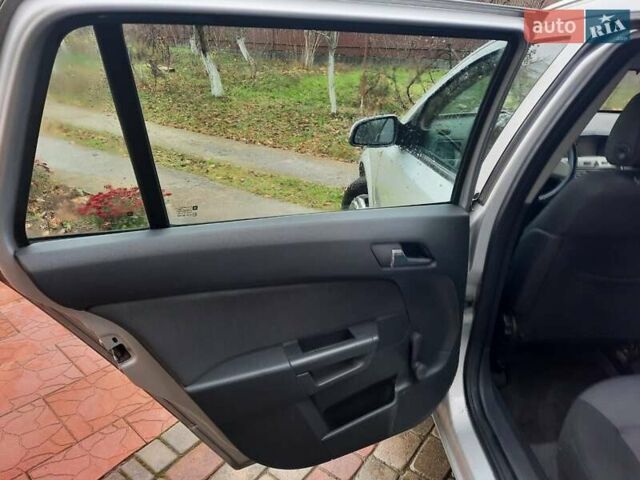 Сірий Опель Астра, об'ємом двигуна 1.9 л та пробігом 219 тис. км за 6200 $, фото 26 на Automoto.ua