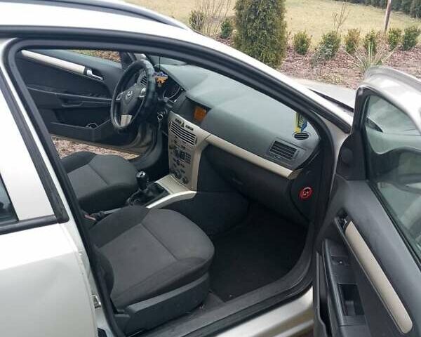 Сірий Опель Астра, об'ємом двигуна 1.3 л та пробігом 210 тис. км за 5000 $, фото 7 на Automoto.ua