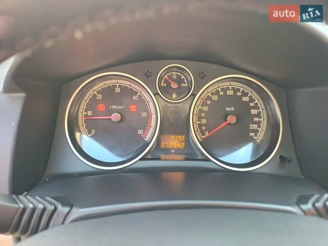 Серый Опель Астра, объемом двигателя 1.7 л и пробегом 273 тыс. км за 4700 $, фото 7 на Automoto.ua