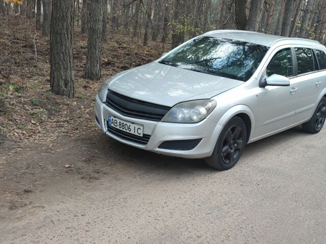 Серый Опель Астра, объемом двигателя 1.7 л и пробегом 370 тыс. км за 4600 $, фото 6 на Automoto.ua