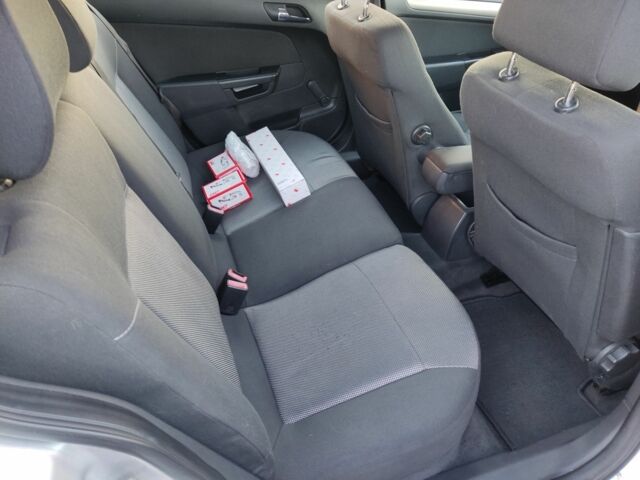 Серый Опель Астра, объемом двигателя 1.6 л и пробегом 240 тыс. км за 5399 $, фото 22 на Automoto.ua