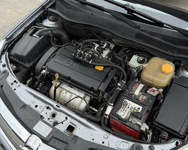 Серый Опель Астра, объемом двигателя 1.6 л и пробегом 289 тыс. км за 4200 $, фото 48 на Automoto.ua