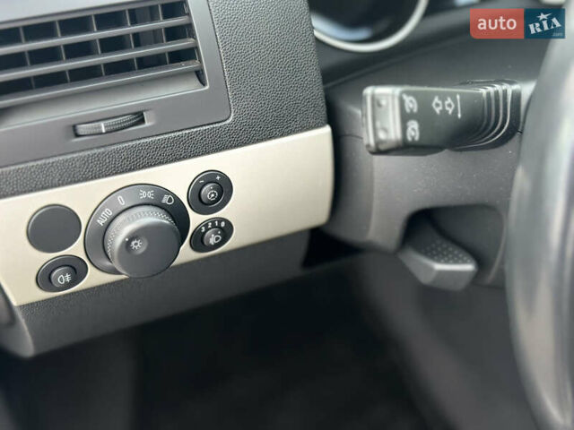 Серый Опель Астра, объемом двигателя 1.8 л и пробегом 188 тыс. км за 6300 $, фото 16 на Automoto.ua