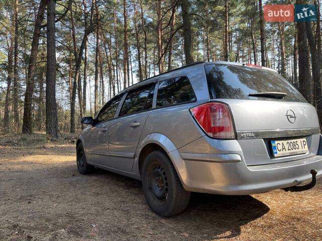 Серый Опель Астра, объемом двигателя 1.8 л и пробегом 240 тыс. км за 5500 $, фото 3 на Automoto.ua
