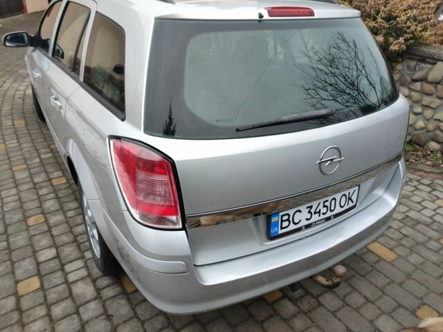 Серый Опель Астра, объемом двигателя 1.7 л и пробегом 215 тыс. км за 5249 $, фото 2 на Automoto.ua