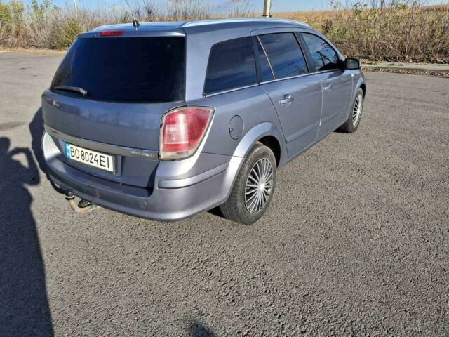 Серый Опель Астра, объемом двигателя 1.7 л и пробегом 300 тыс. км за 4700 $, фото 3 на Automoto.ua