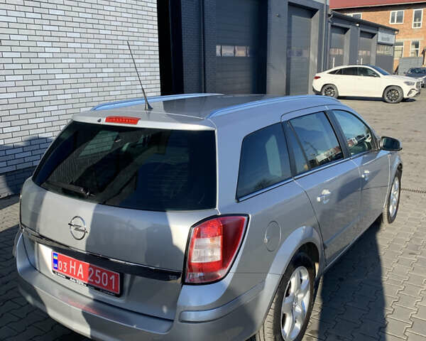 Сірий Опель Астра, об'ємом двигуна 1.6 л та пробігом 250 тис. км за 5500 $, фото 3 на Automoto.ua