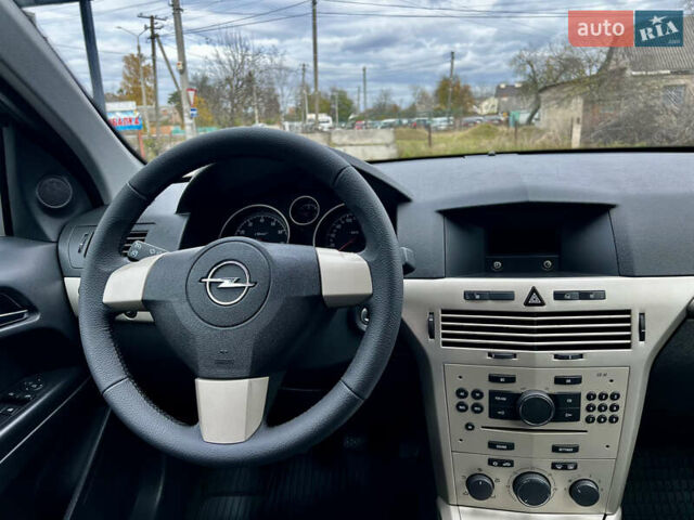 Опель Астра 2008 в Виннице на Automoto.ua Серый Опель Астра, объемом двигателя 1.8 л и пробегом 166 тыс. км за 6499 $, фото 34 на Automoto.ua