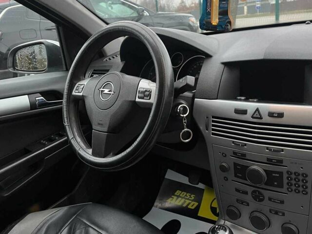 Серый Опель Астра, объемом двигателя 1.7 л и пробегом 300 тыс. км за 6100 $, фото 14 на Automoto.ua