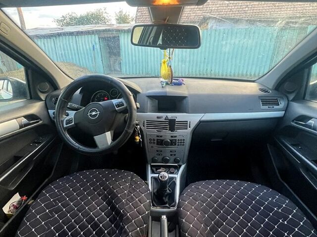 Сірий Опель Астра, об'ємом двигуна 1.7 л та пробігом 261 тис. км за 5200 $, фото 4 на Automoto.ua
