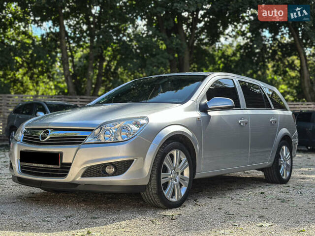 Серый Опель Астра, объемом двигателя 1.6 л и пробегом 210 тыс. км за 5500 $, фото 11 на Automoto.ua