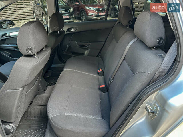 Серый Опель Астра, объемом двигателя 1.6 л и пробегом 210 тыс. км за 5500 $, фото 84 на Automoto.ua