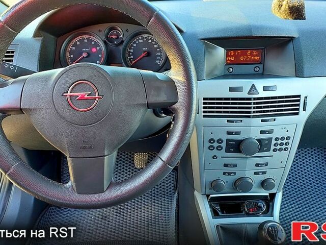 Серый Опель Астра, объемом двигателя 1.6 л и пробегом 236 тыс. км за 6000 $, фото 9 на Automoto.ua