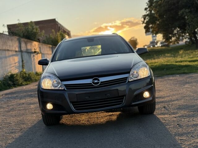 Серый Опель Астра, объемом двигателя 1.7 л и пробегом 271 тыс. км за 3550 $, фото 8 на Automoto.ua