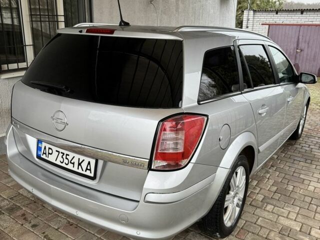 Серый Опель Астра, объемом двигателя 1.9 л и пробегом 220 тыс. км за 6000 $, фото 4 на Automoto.ua