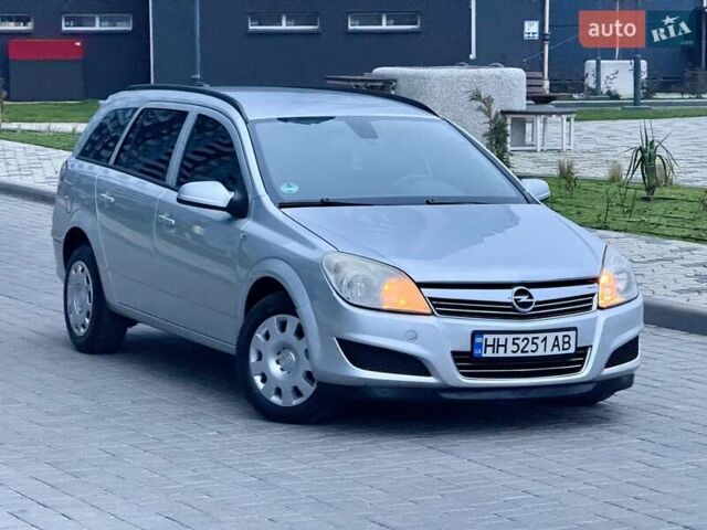 Серый Опель Астра, объемом двигателя 1.69 л и пробегом 252 тыс. км за 4999 $, фото 21 на Automoto.ua