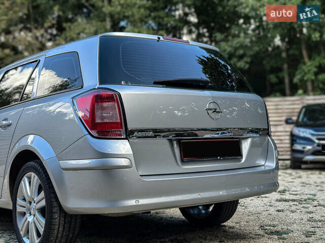 Серый Опель Астра, объемом двигателя 1.6 л и пробегом 210 тыс. км за 5500 $, фото 32 на Automoto.ua