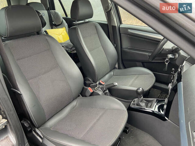 Серый Опель Астра, объемом двигателя 1.6 л и пробегом 232 тыс. км за 5650 $, фото 7 на Automoto.ua