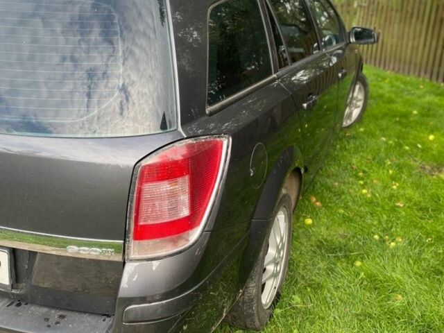 Серый Опель Астра, объемом двигателя 1.7 л и пробегом 223 тыс. км за 5199 $, фото 2 на Automoto.ua