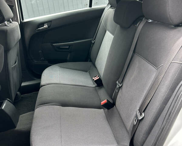 Сірий Опель Астра, об'ємом двигуна 1.6 л та пробігом 152 тис. км за 5999 $, фото 52 на Automoto.ua