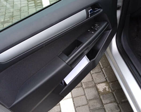 Серый Опель Астра, объемом двигателя 1.6 л и пробегом 175 тыс. км за 5800 $, фото 13 на Automoto.ua