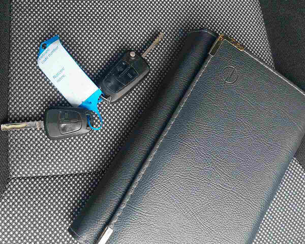 Серый Опель Астра, объемом двигателя 1.6 л и пробегом 206 тыс. км за 5850 $, фото 17 на Automoto.ua