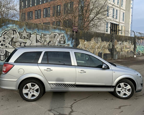 Серый Опель Астра, объемом двигателя 1.6 л и пробегом 205 тыс. км за 5400 $, фото 3 на Automoto.ua