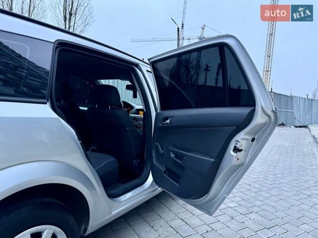 Серый Опель Астра, объемом двигателя 1.69 л и пробегом 252 тыс. км за 4999 $, фото 55 на Automoto.ua