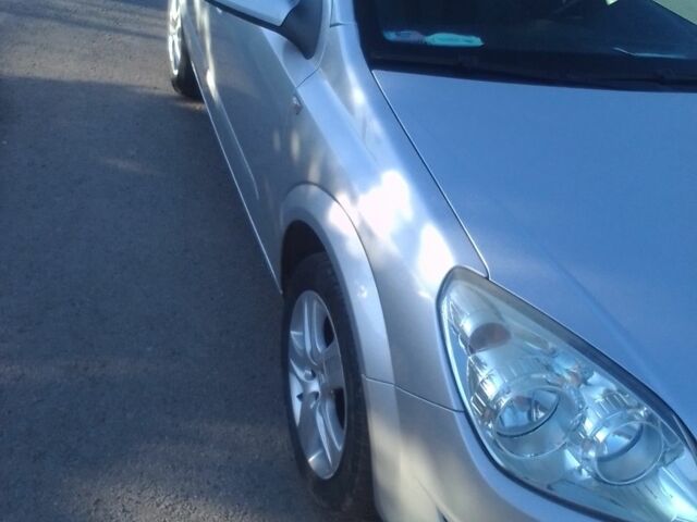 Серый Опель Астра, объемом двигателя 1.4 л и пробегом 225 тыс. км за 4000 $, фото 4 на Automoto.ua