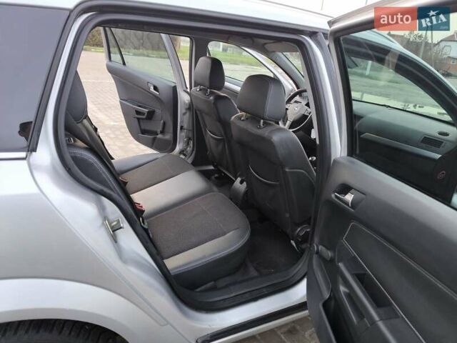 Серый Опель Астра, объемом двигателя 1.6 л и пробегом 229 тыс. км за 6000 $, фото 20 на Automoto.ua