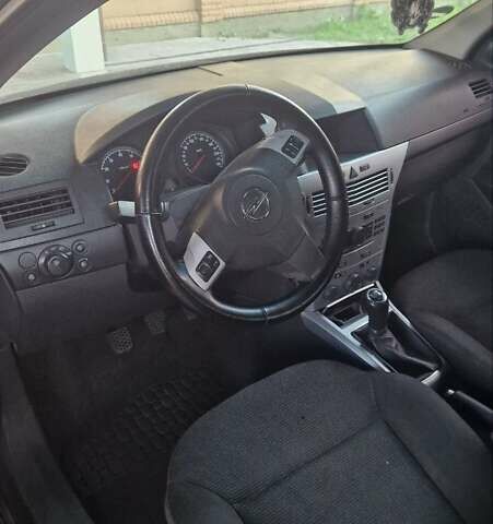 Серый Опель Астра, объемом двигателя 1.6 л и пробегом 220 тыс. км за 5300 $, фото 4 на Automoto.ua