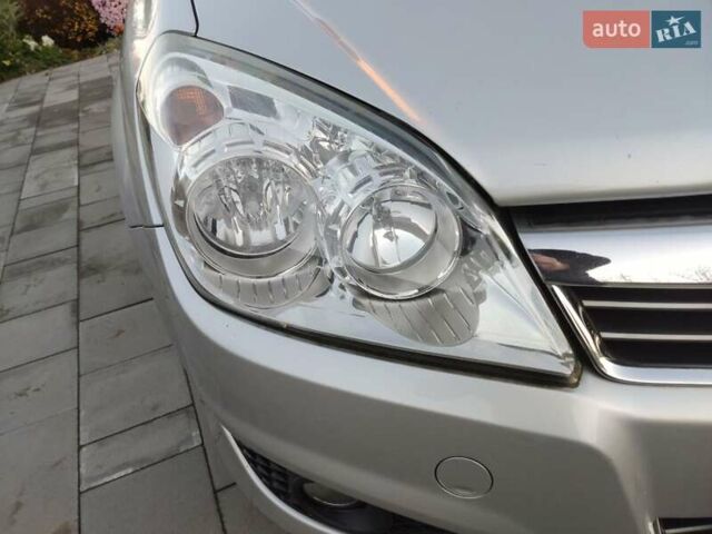 Серый Опель Астра, объемом двигателя 1.6 л и пробегом 240 тыс. км за 5550 $, фото 17 на Automoto.ua